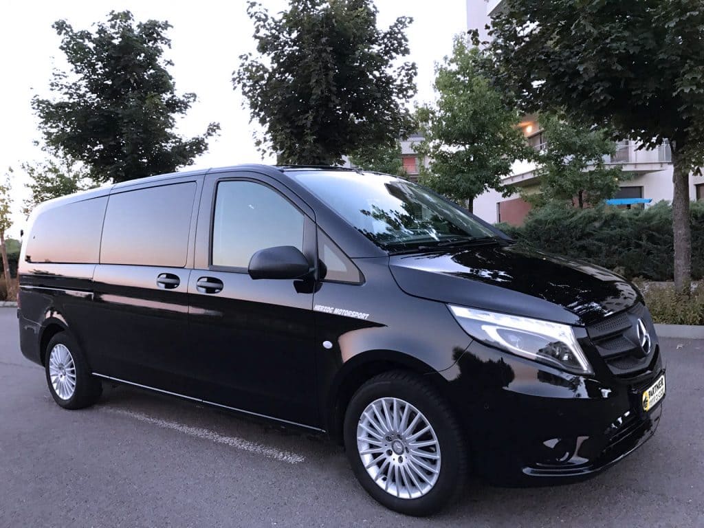 inchirieri microbuze mercedes Vito